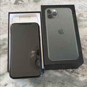 AT&T Apple iPhone 11 Pro - Midnight Green 256GB